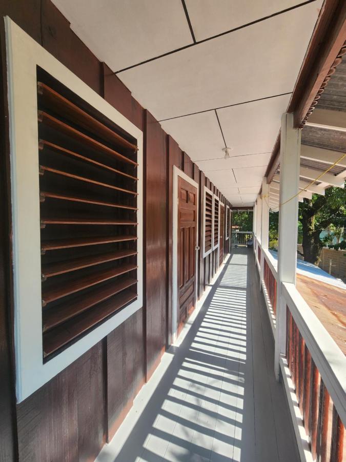 Fenix Hotel & Hostel Utila Extérieur photo
