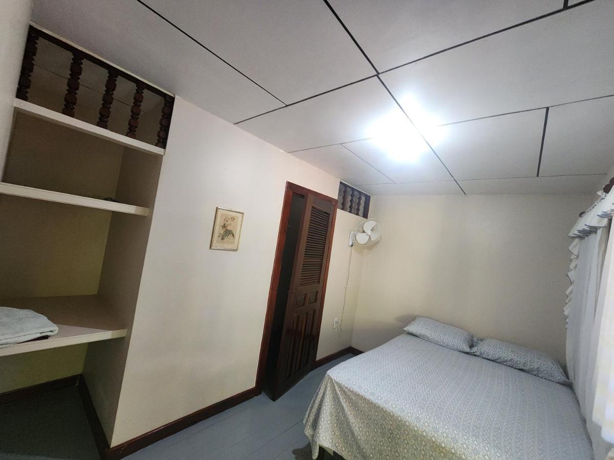 Fenix Hotel & Hostel Utila Extérieur photo