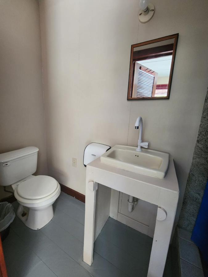 Fenix Hotel & Hostel Utila Extérieur photo