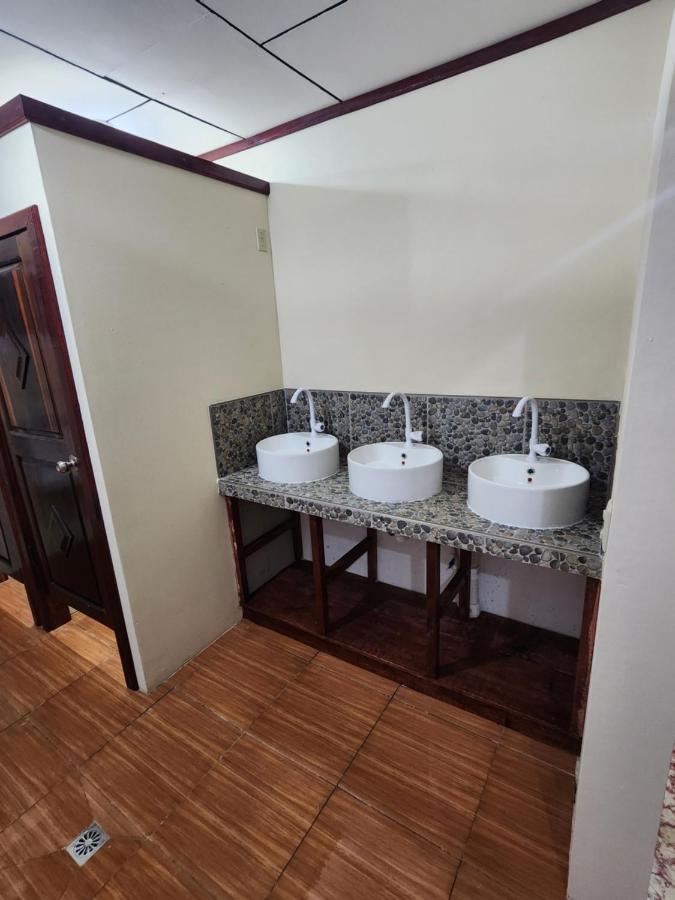 Fenix Hotel & Hostel Utila Extérieur photo